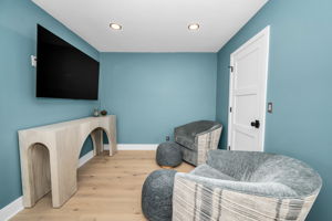 Upper Level Primary Bedroom1c