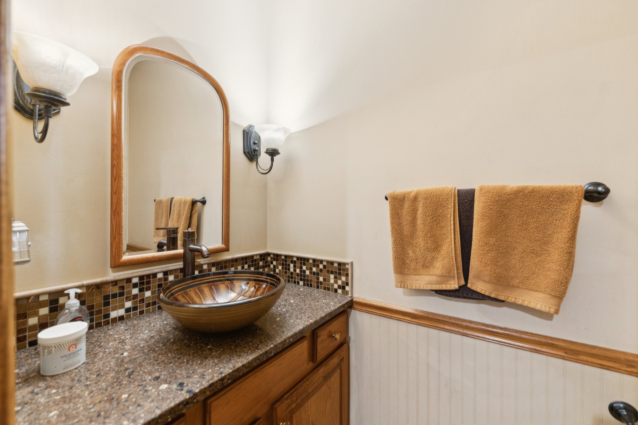 Wall Rd-L0804-029.jpg