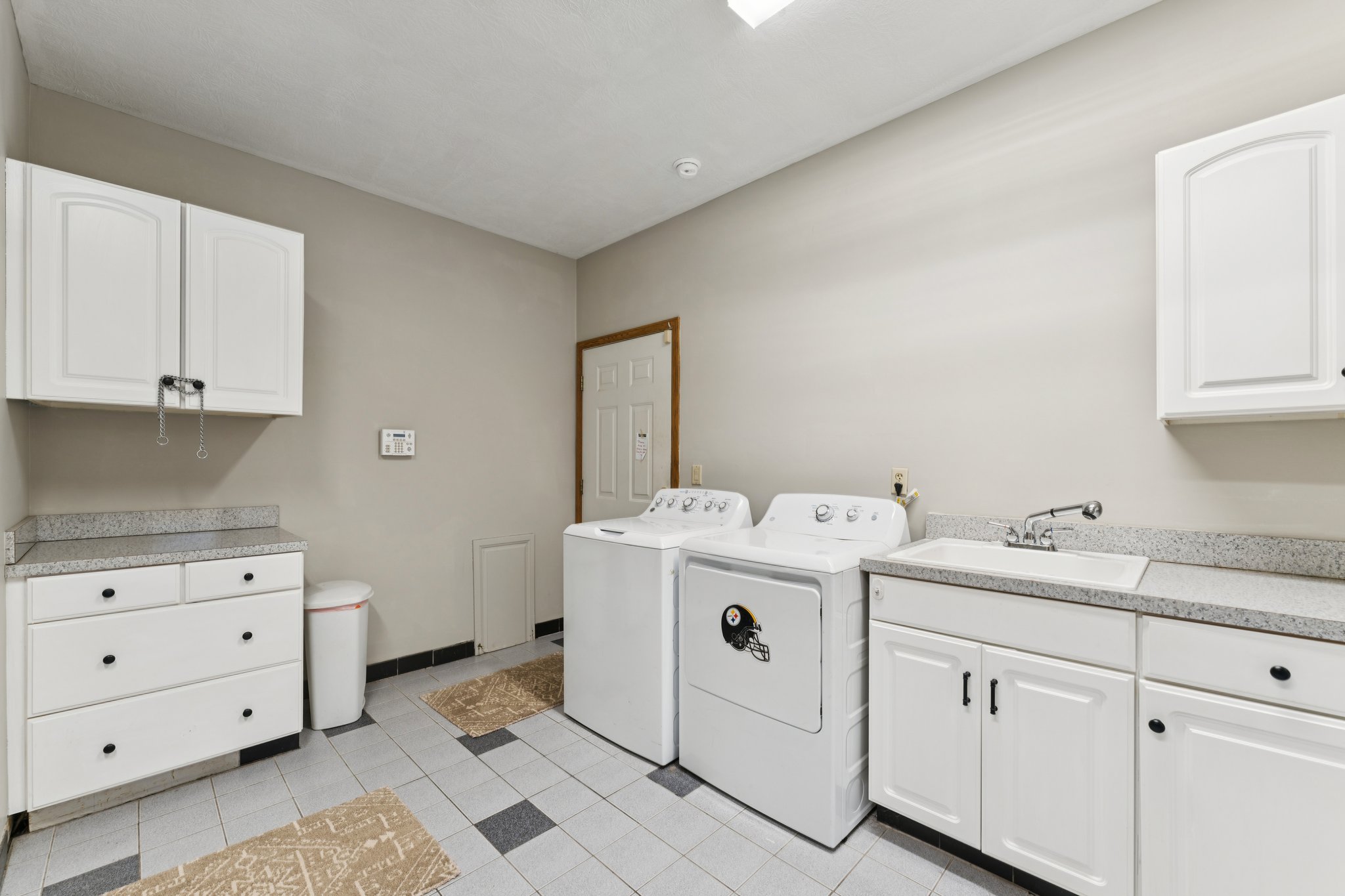 Wall Rd-L0804-034.jpg