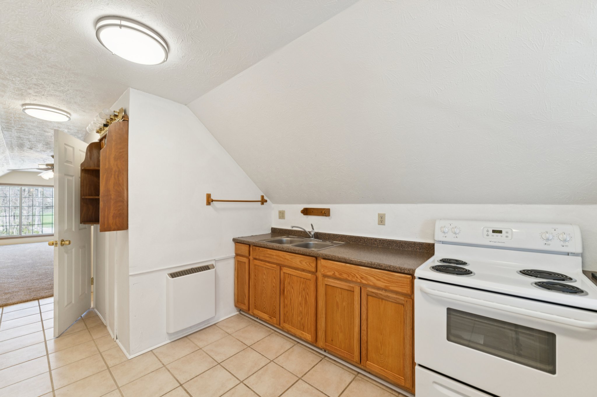 Wall Rd-L0804-041.jpg