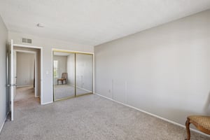Edmonton Ave-S0511-035.jpg