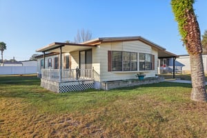 NE 5th Pl-S1511-002.jpg