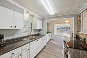 NE 5th Pl-S1511-013.jpg