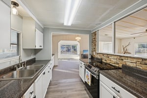 NE 5th Pl-S1511-014.jpg