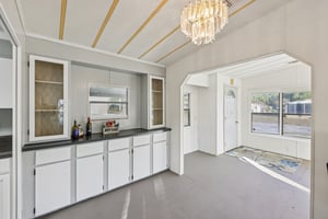 NE 5th Pl-S1511-015.jpg