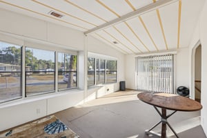 NE 5th Pl-S1511-016.jpg