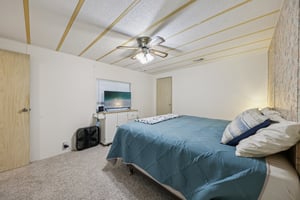 NE 5th Pl-S1511-020.jpg