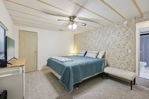 NE 5th Pl-S1511-021.jpg