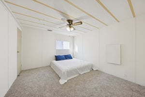 NE 5th Pl-S1511-025.jpg