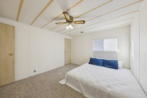 NE 5th Pl-S1511-026.jpg