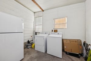 NE 5th Pl-S1511-028.jpg