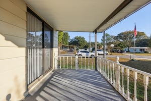 NE 5th Pl-S1511-030.jpg