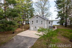  Photo 0