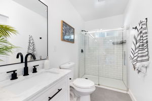 Master bath 3