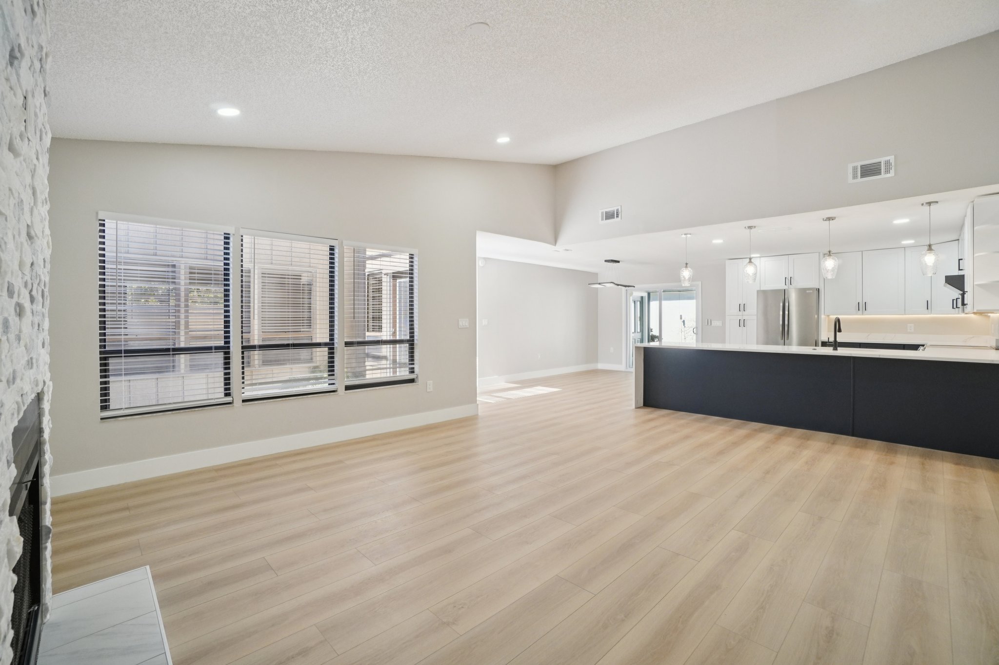 Bonnie Blvd-S1712-013.jpg