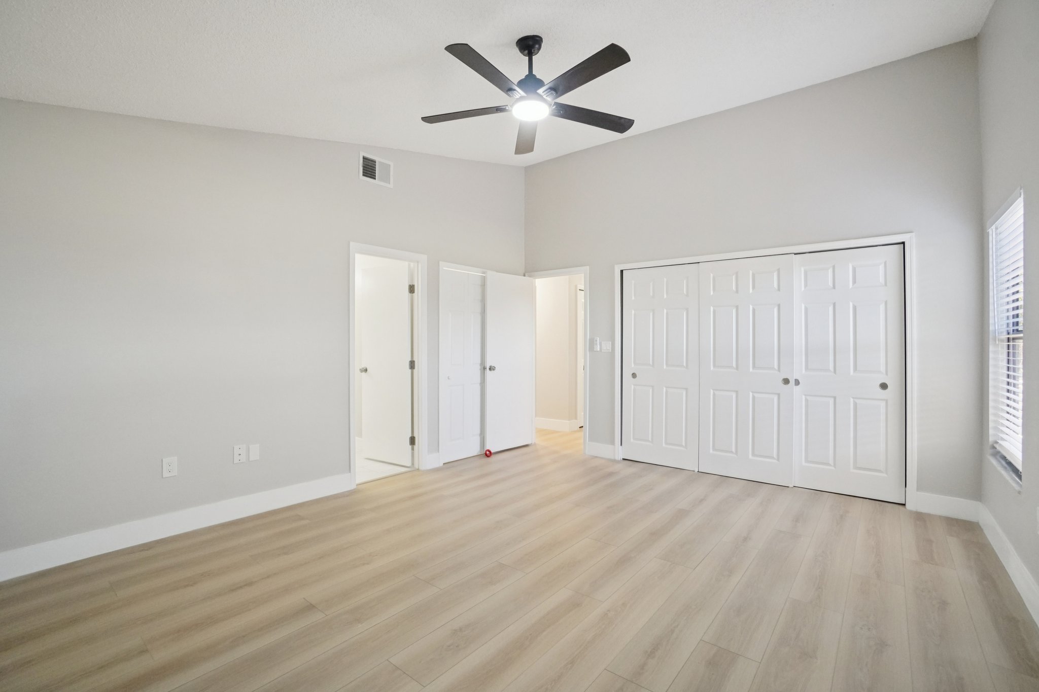 Bonnie Blvd-S1712-016.jpg