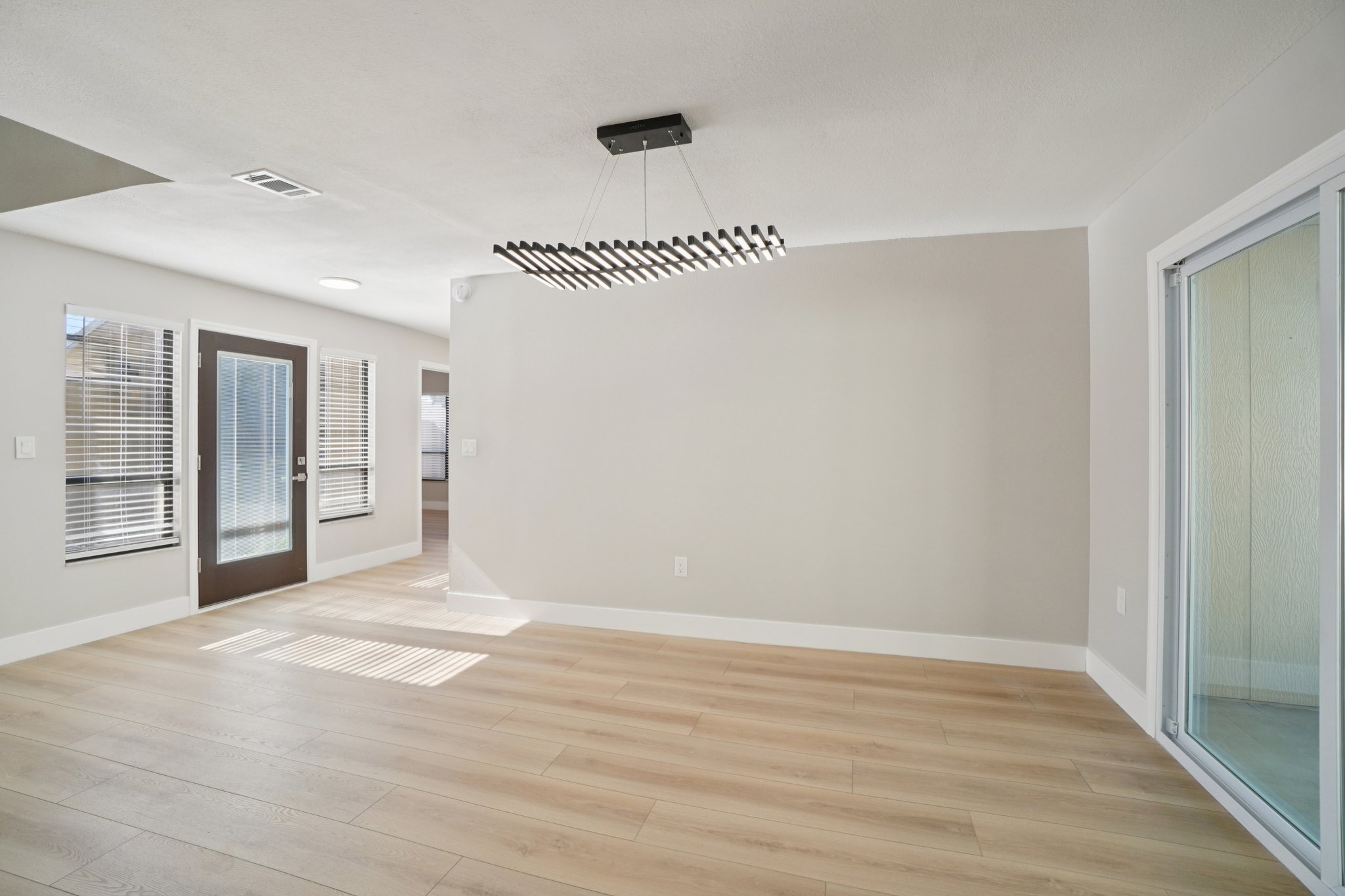 Bonnie Blvd-S1712-020.jpg