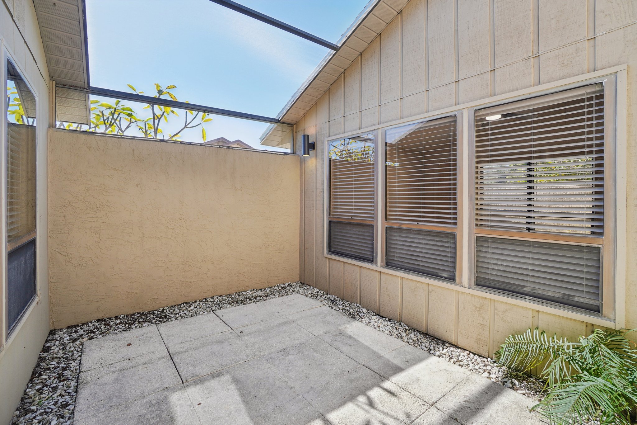 Bonnie Blvd-S1712-049.jpg