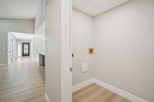 Bonnie Blvd-S1712-014.jpg