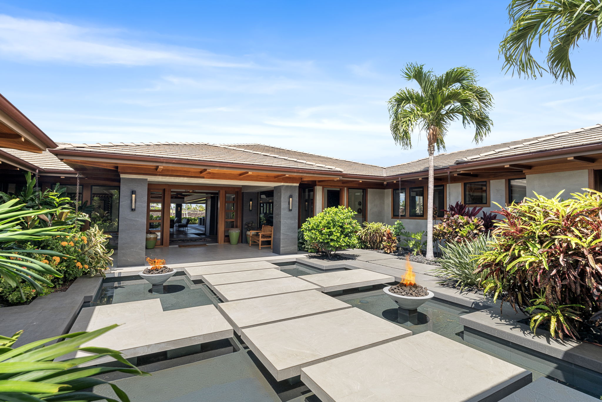 K Front Courtyard a