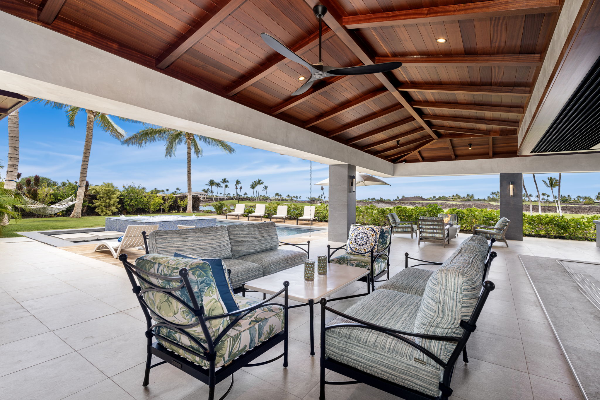 Lanai 1