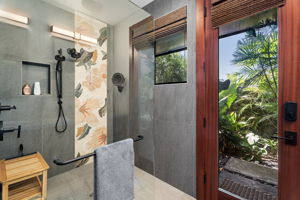 K Bathroom 2c