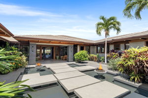 K Front Courtyard a