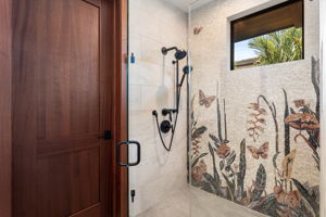 Ohana c Bathroom b