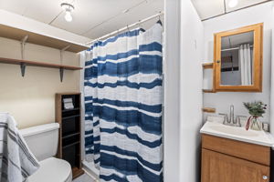 Enclosed Room e