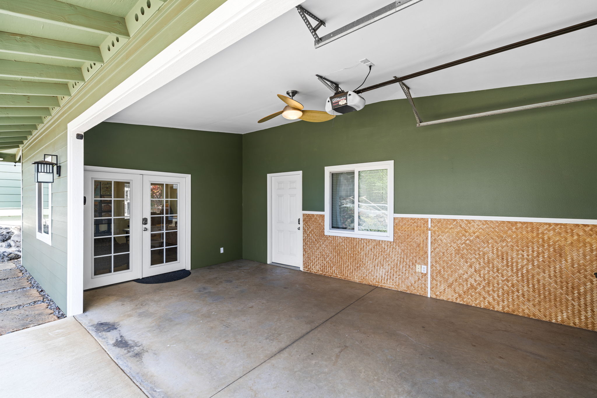 Office Front b