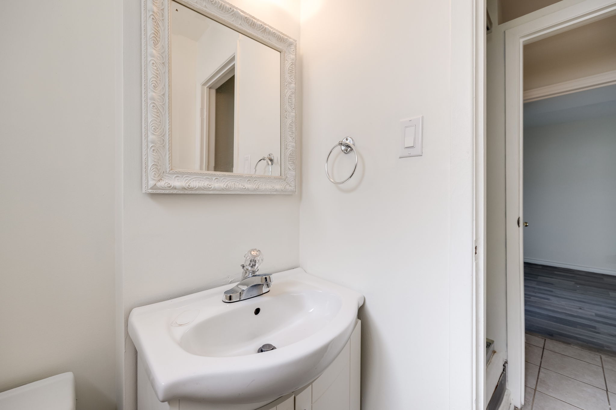 Toronto property showcase — delivered property photograph 32