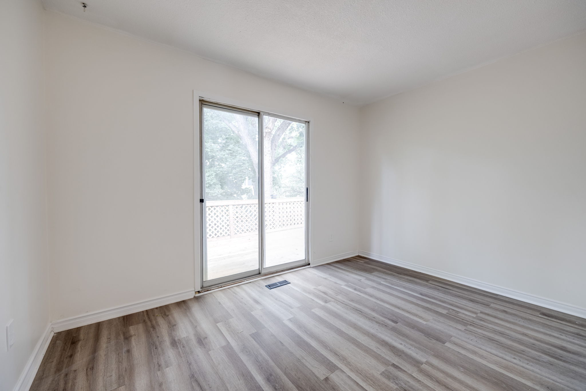 Toronto property showcase — delivered property photograph 19