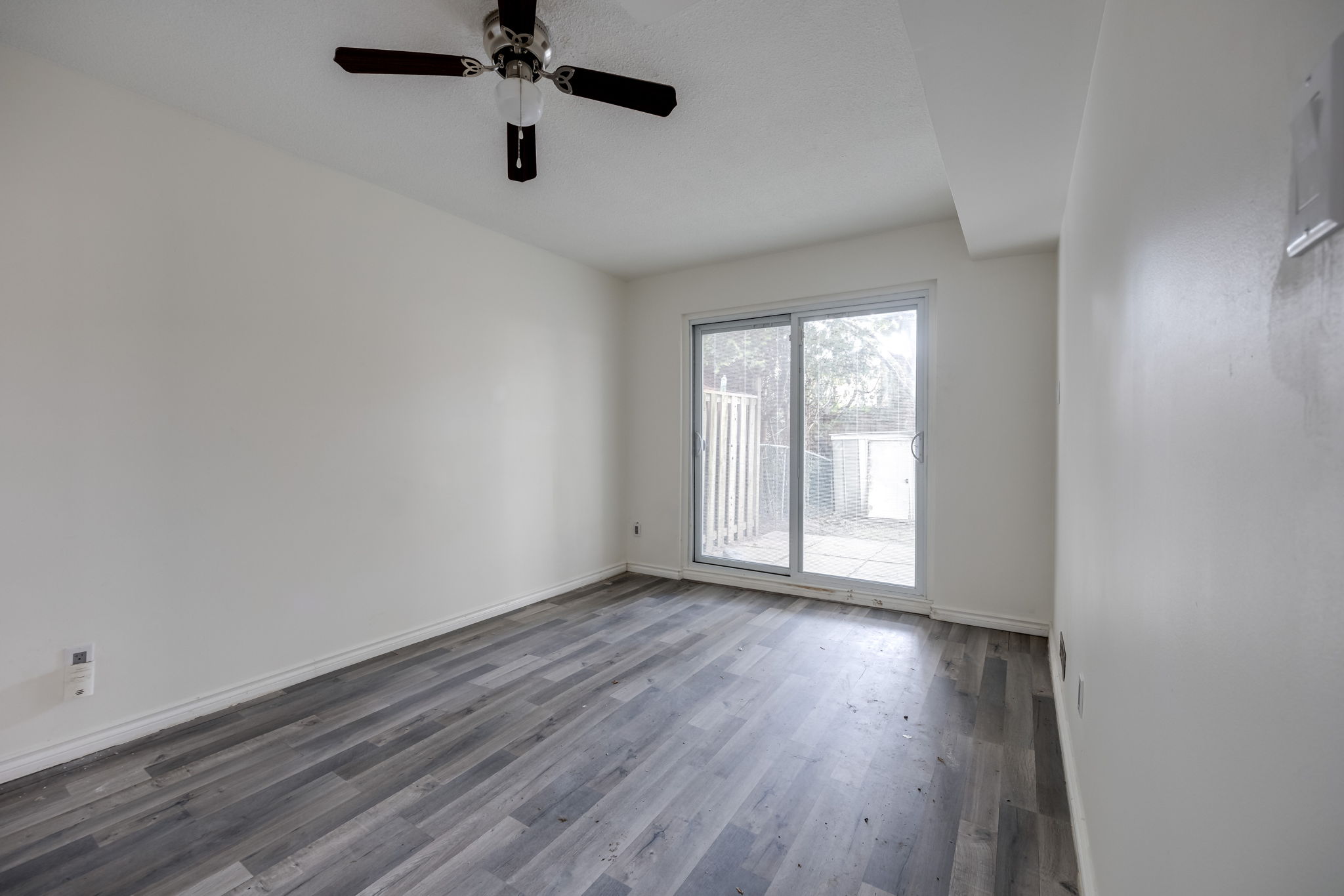 Toronto property showcase — delivered property photograph 35