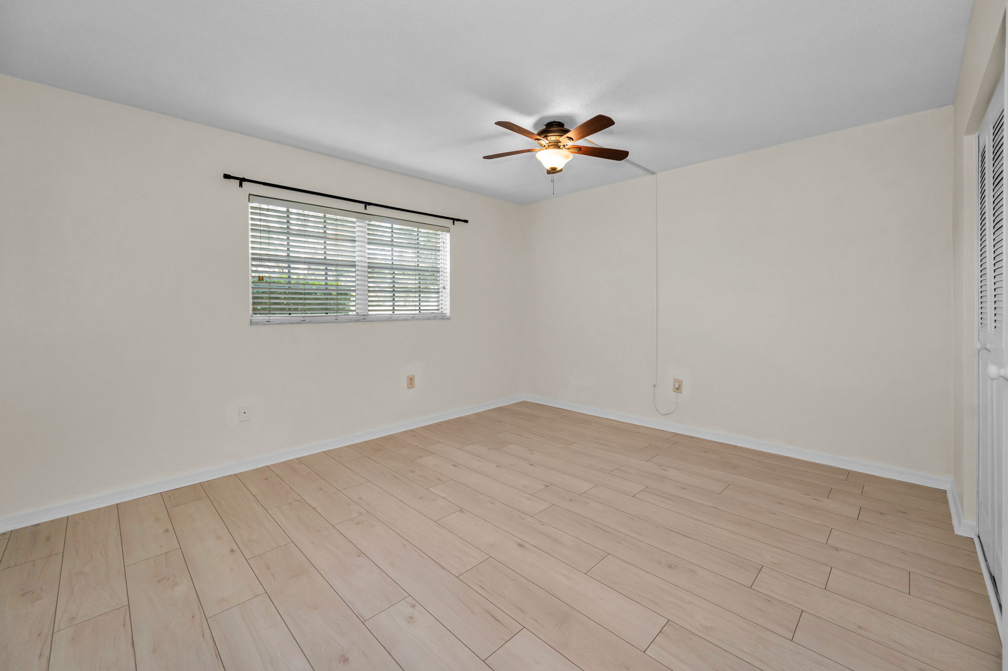 Primary Bedroom1a