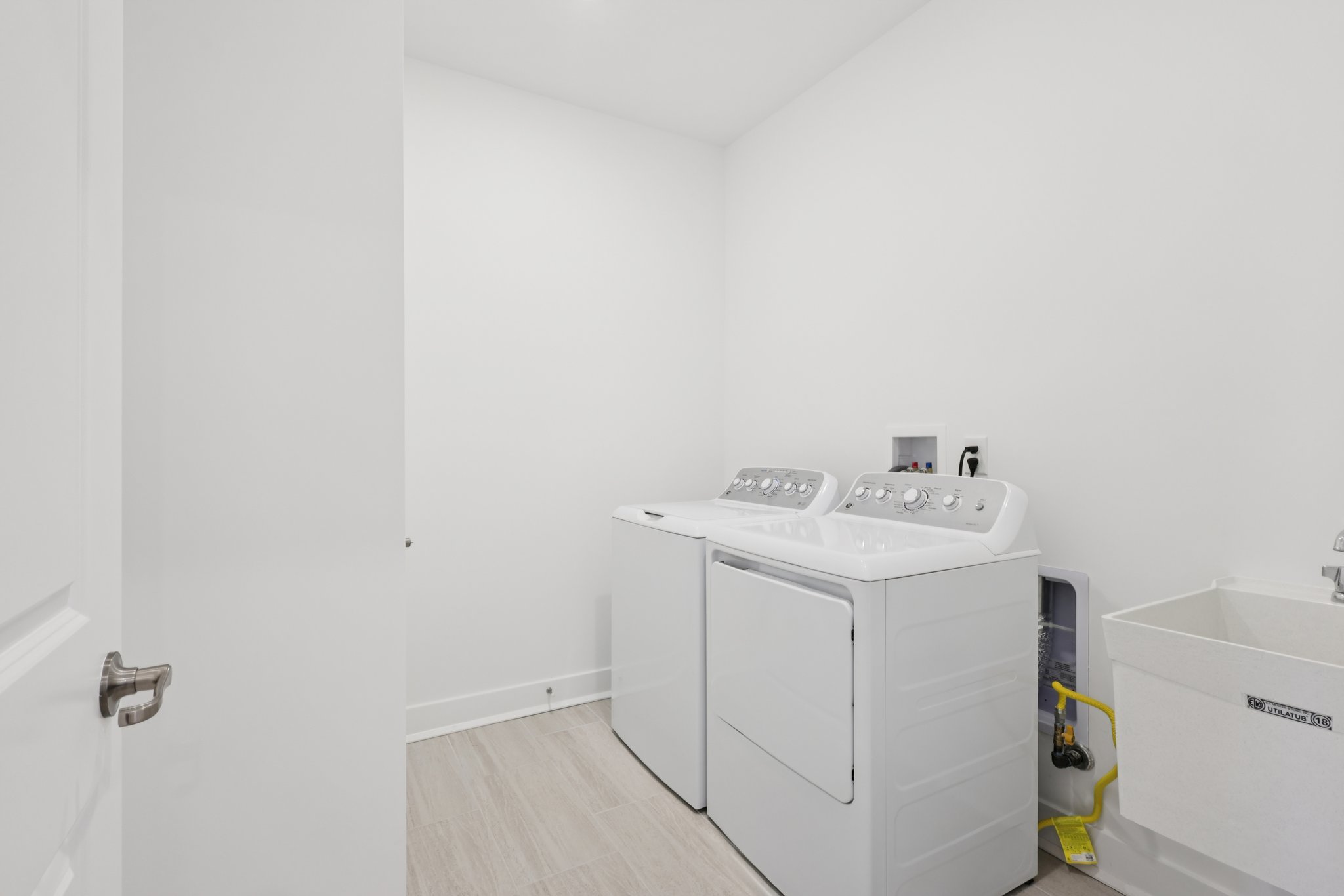 Fillmore Dr-S0601-017.jpg