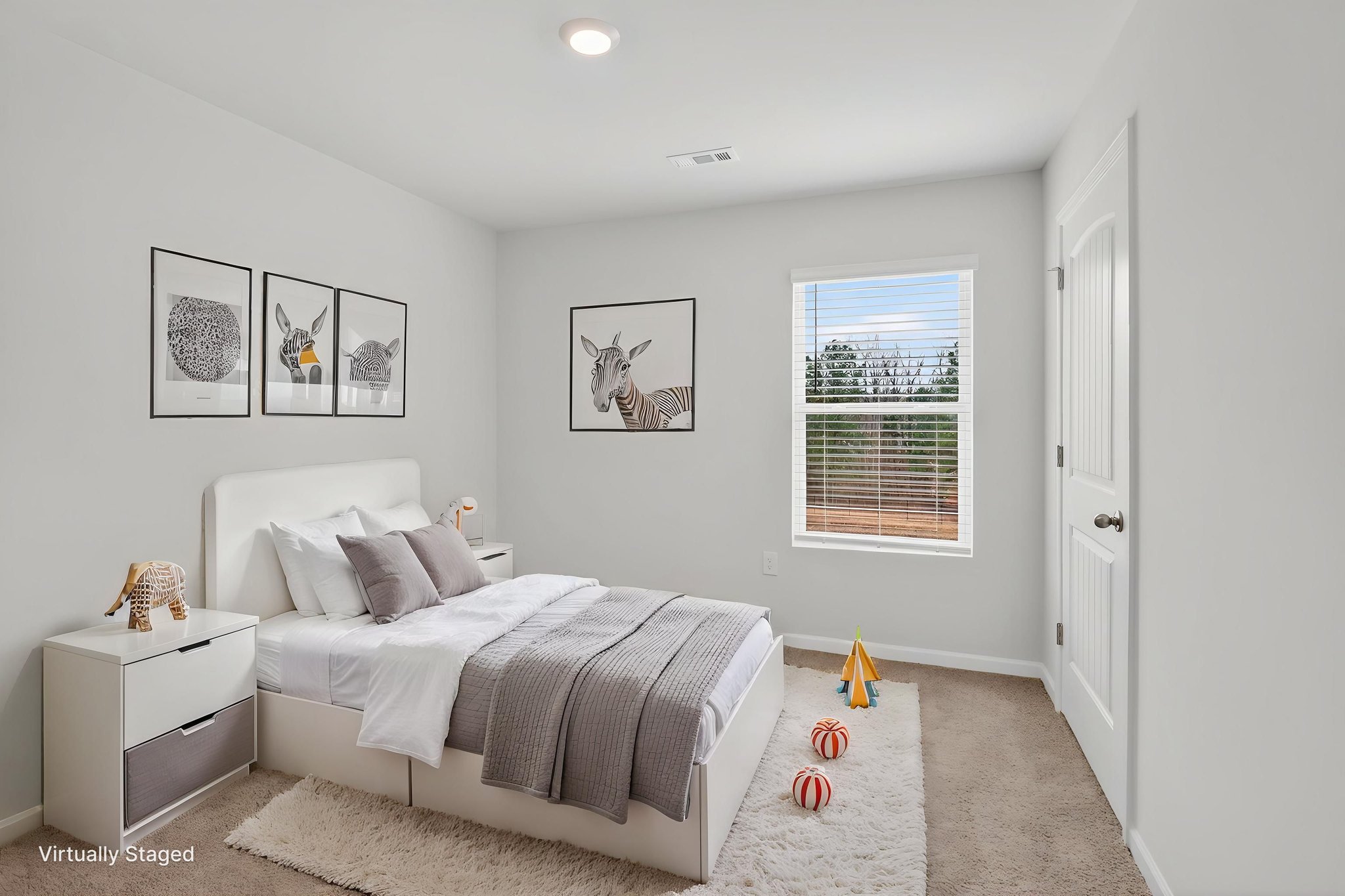 IMG_2172 virtually staged.jpeg