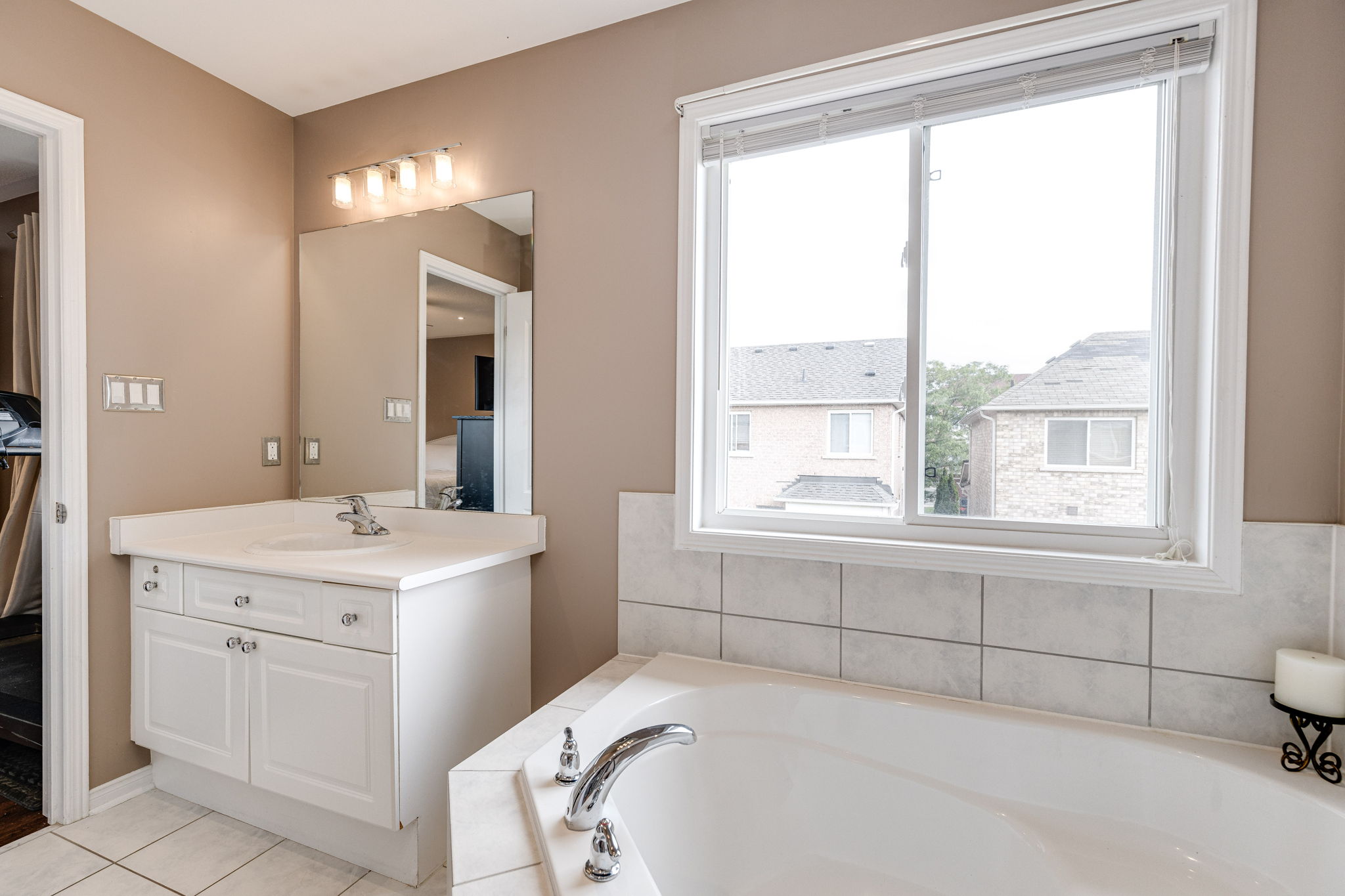 Newmarket property showcase — delivered property photograph 32