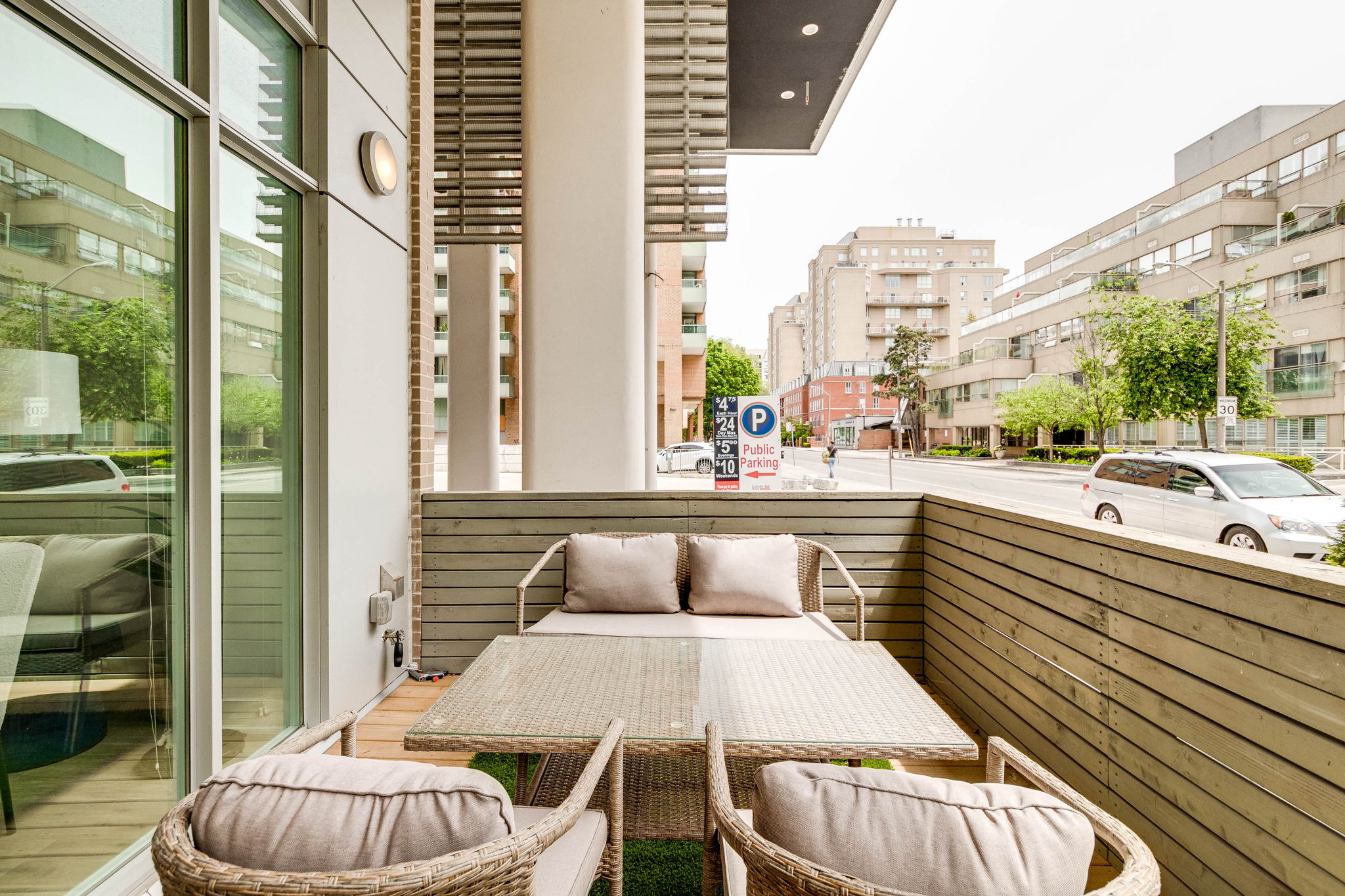 Toronto property showcase — delivered property photograph 33