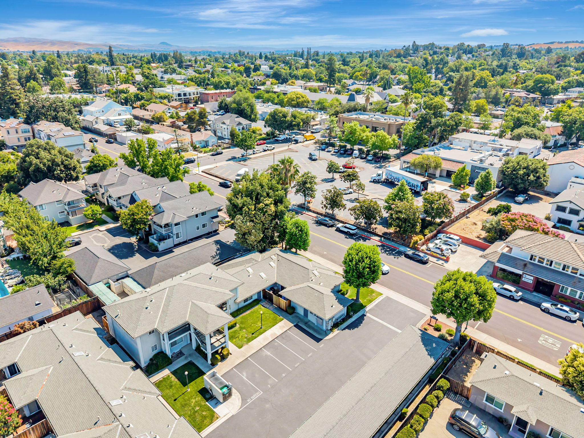 014_AERIALS_68 Peters Ave