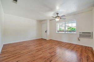 011_68 Peters Ave
