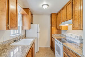 013_68 Peters Ave