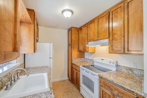 015_68 Peters Ave