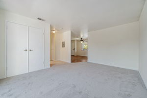 018_68 Peters Ave