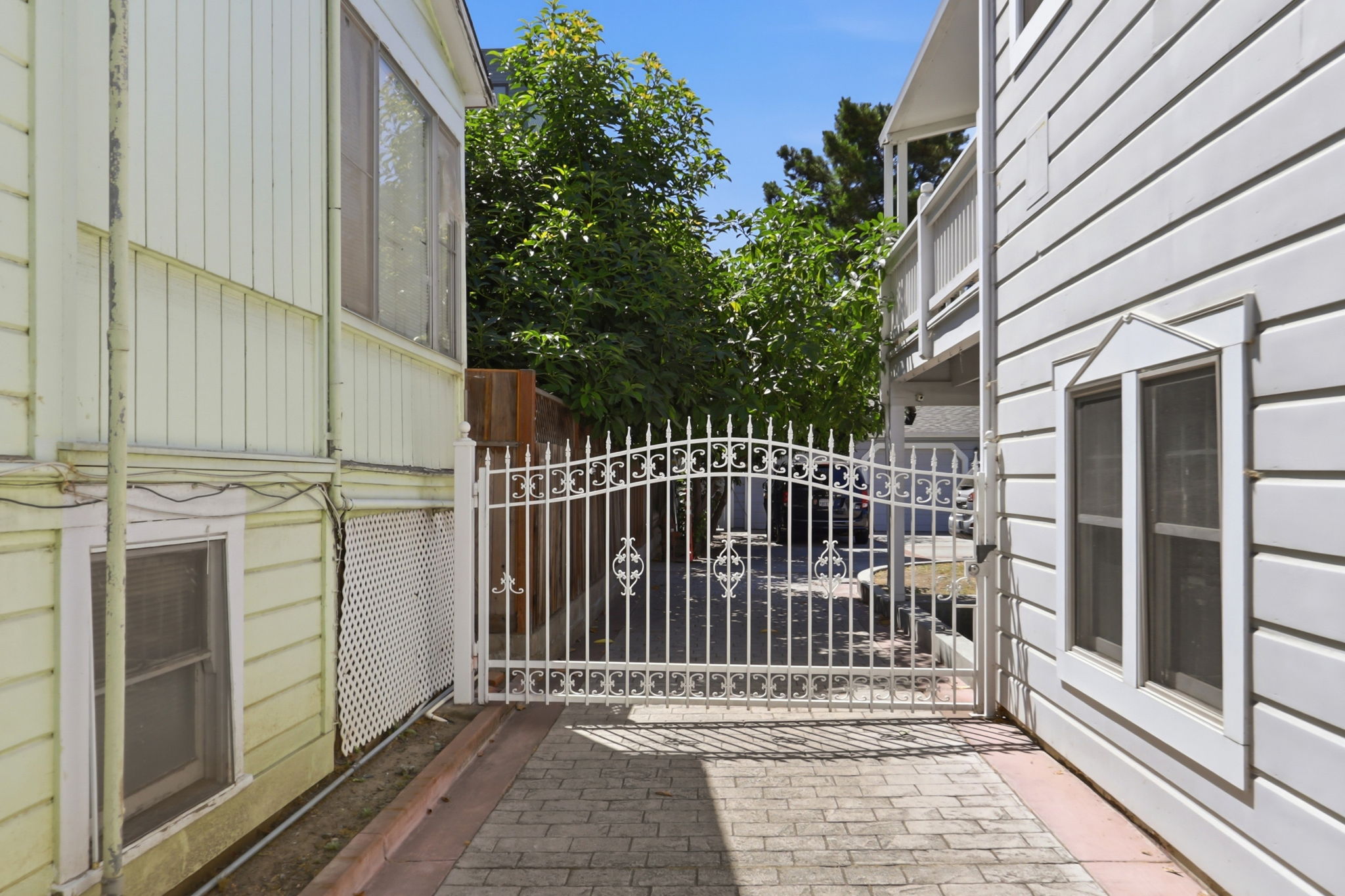 056_F8_68 Pierce Ave