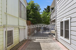 056_F8_68 Pierce Ave