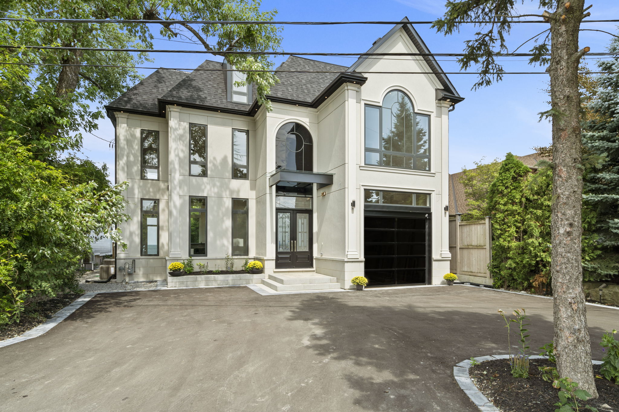 68 Seabreeze Crescent Hamilton, ON L8E 5C9