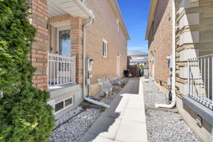  Photo 30
