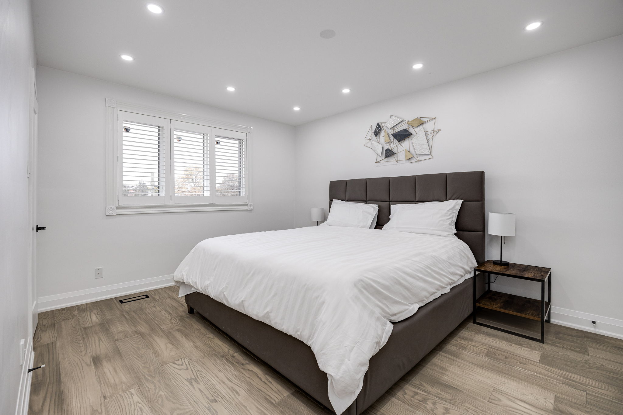 Toronto property showcase — delivered property photograph 16