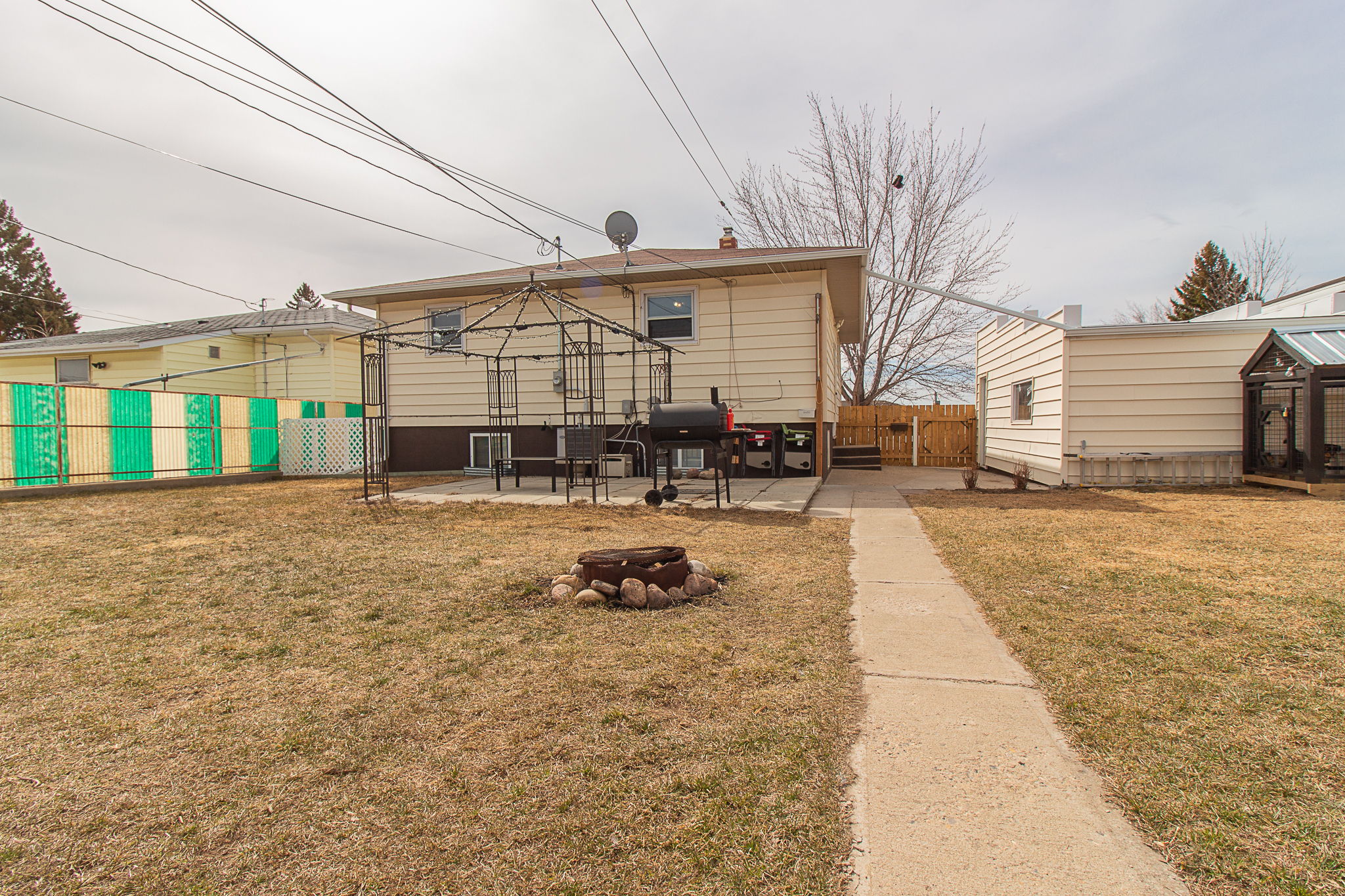  680 8 St SW, Medicine Hat, AB T1A 4M4, US Photo 53