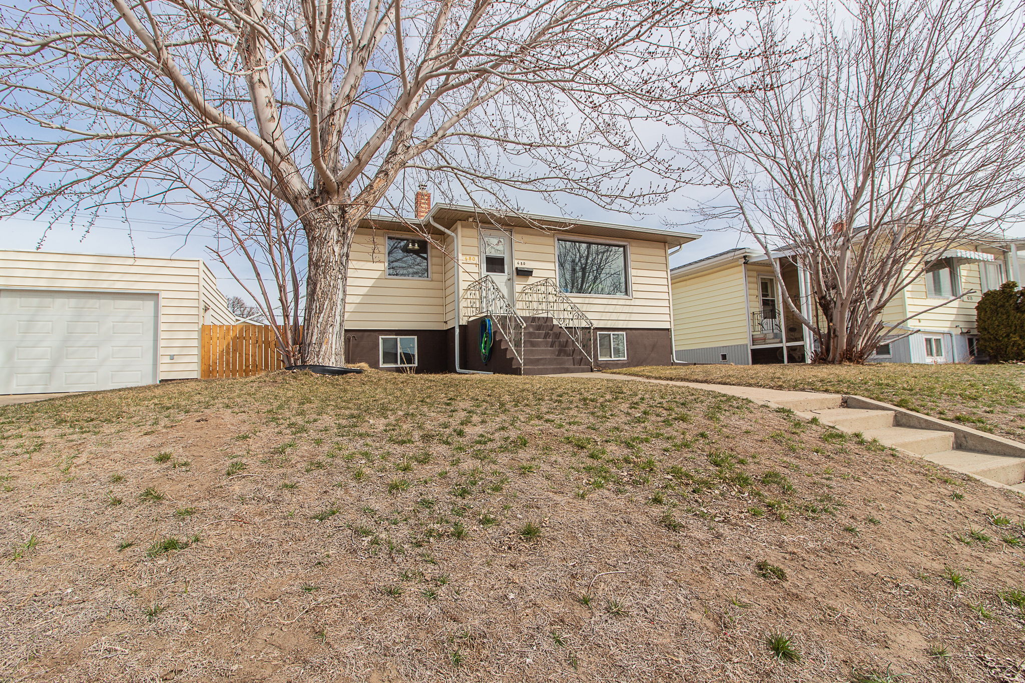  680 8 St SW, Medicine Hat, AB T1A 4M4, US Photo 7